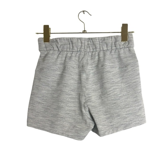 Lululemon On The Fly Short *2.5" Alpine White Size 2 - Picture 5 of 5